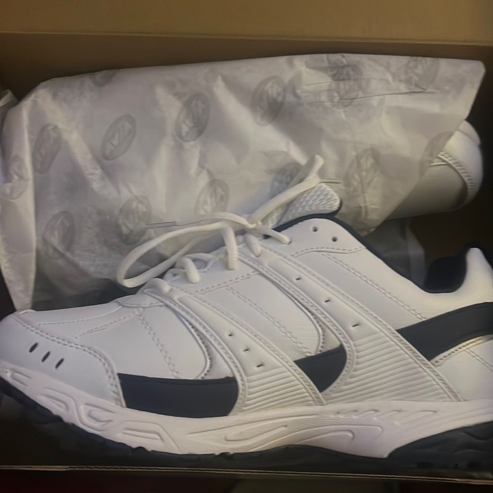 Avia Avi-Verge size 12 NIB